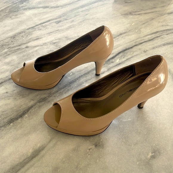 Bandolino Shoes - Bandolino Pumps. Like NEW. Size 6